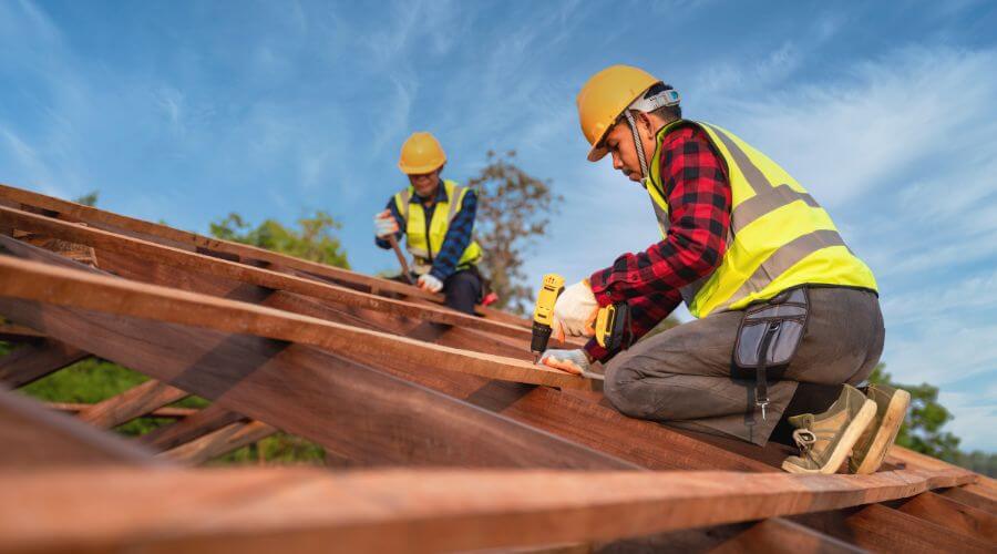 Professional Flat Roofing Installation services in Maple Rapids, MI